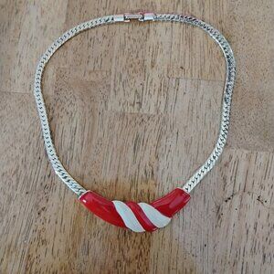 Retro style necklace